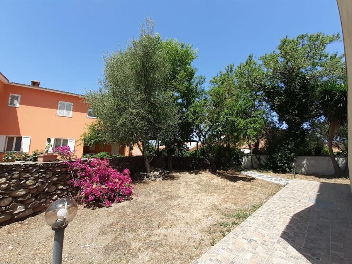 San Teodoro Centro Villa Bagian luar foto